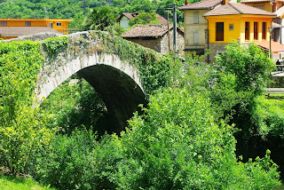 Santo Adriano, puente en las proximidades de Villanueva