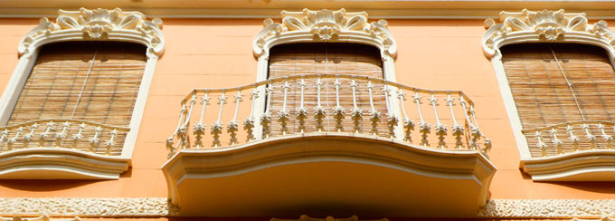 Balcones en Burriana. Fotoensayo Rodrigo L. Alonso