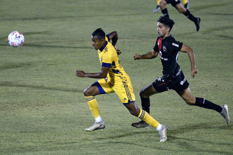 Con gol de Izquierdoz, Boca consiguió su primer triunfo en la Copa de la Liga ante Newell’s