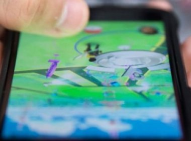 Casal é preso por abandonar filho de dois anos para jogar Pokémon Go