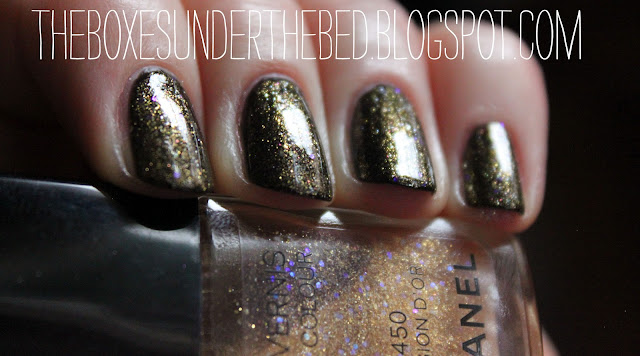 Chanel Le Vernis Illusion D'Or Nail Polish Swatch Close Up