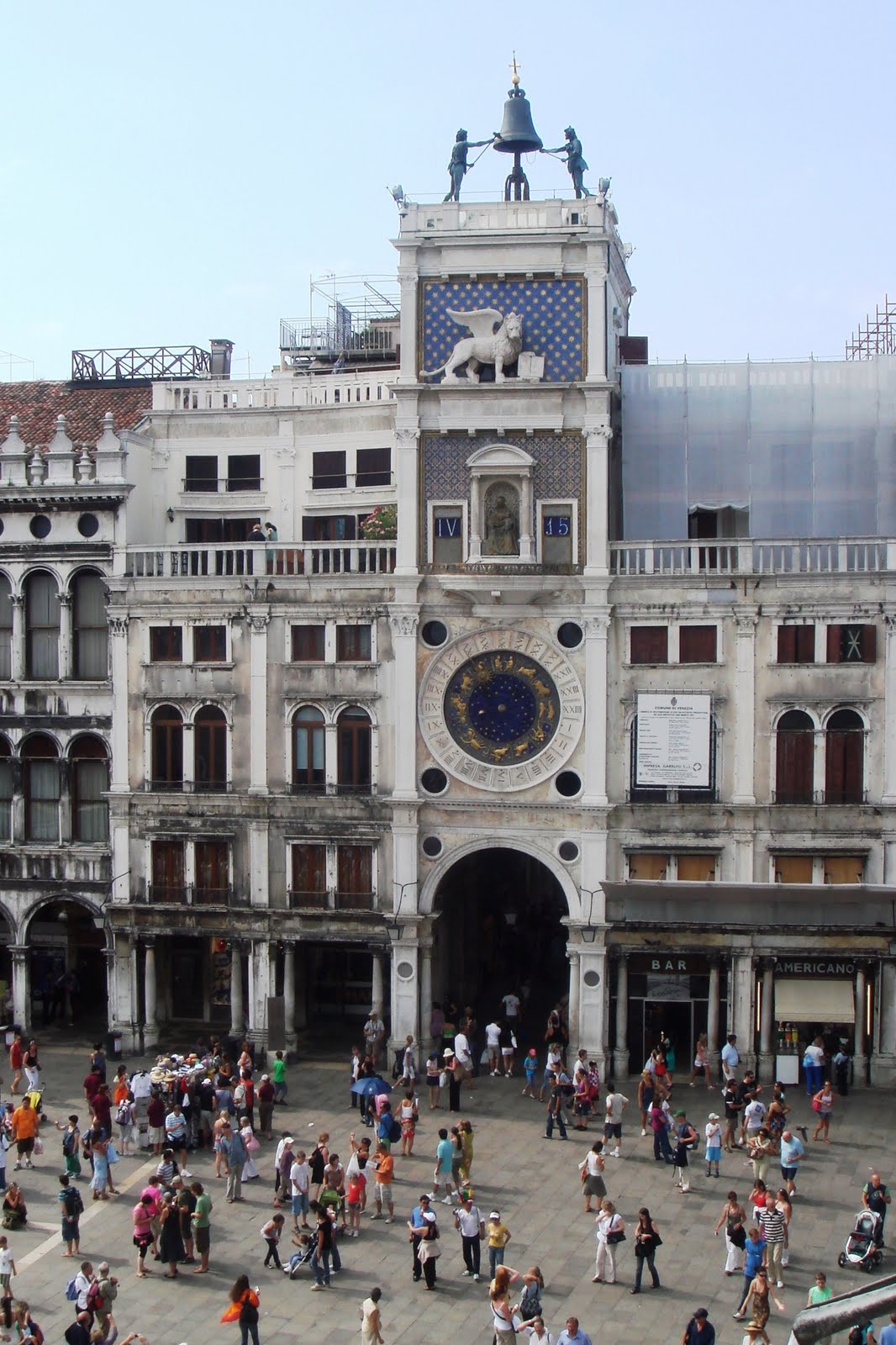 Crowd+In+Front+of+Clock+Tower,+San+Marco