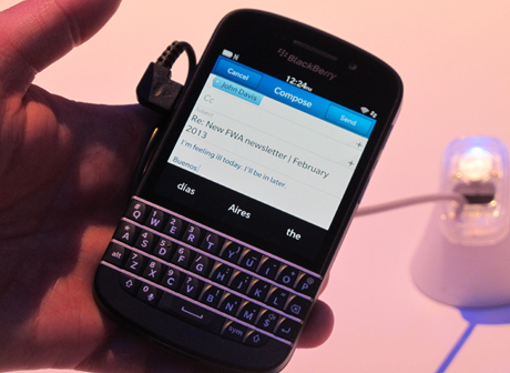 Harga BlackBerry Q10 dan Spesifikasi Lengkap BB Q10 