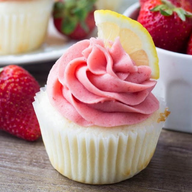 Strawberry Lemonade Cupcakes 