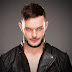 Finn Bálor envia mensagem de apoio a Seth Rollins