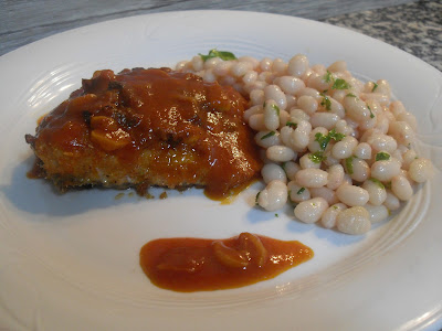 Plato con bacalao con costra y Fesols de Santa Pau.