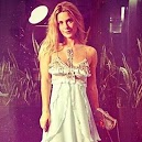 Carolina Dieckmann vai no casamento de Vik Muniz e Malu Barretto