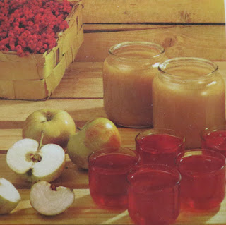 Recept på Äppelmos, Rönnbärsgelé och Ingefärspäron