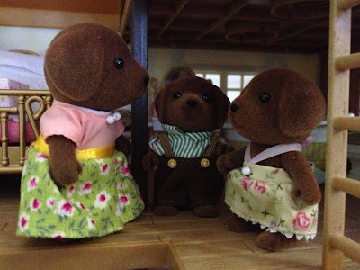 Sylvanian Families Bedroom Highfields Farm Hunter-Smyth Chocolate Labrador Family