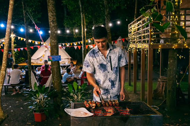 BBQ tối trong trang trại cây ăn trái