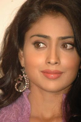 Hot and Sexy Actress Shreya New look images and Shriya Gallery