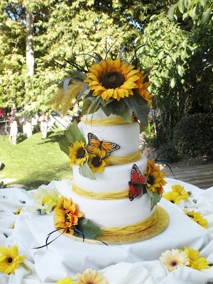 SUNFLOWER WEDDING CAKE