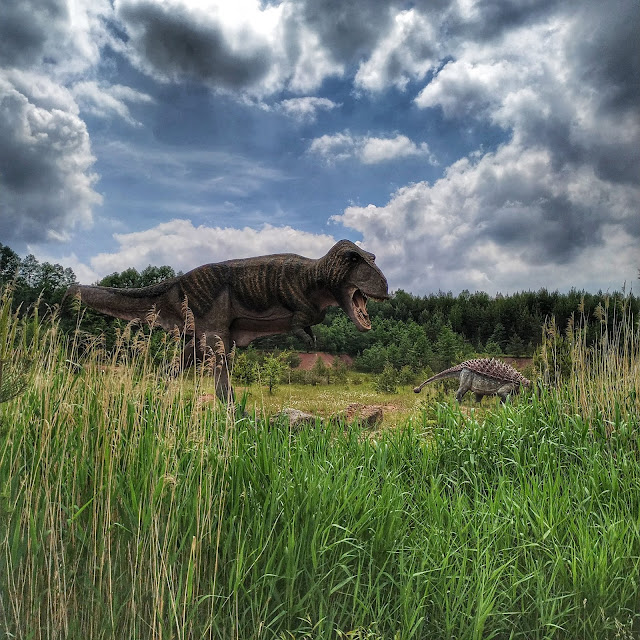 figura dinozaurów w parku Krasiejów, jak wyglądał tyranozaur