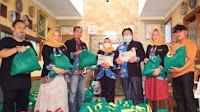 Bantuan Sembako untuk Masyarakat Krui di Perantauan 