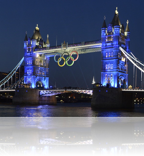 July 25, 2012 - London, California, U.S. - The Tower Bridge has the Olympic rings suspended from a top span and is washed in blue light to commemorate the London 2012 Summer Olympics. ..///ADDITIONAL INFO:  -Photos taken 7/24/12 by BRUCE CHAMBERS, THE ORANGE COUNTY REGISTER -  ///ADDITIONAL INFO:  London 2012 Summer Olympics - The London Tower Bridge is specially lit up for the Games (Credit Image: © Bruce Chambers/The Orange County Register/ZUMAPRESS.com)