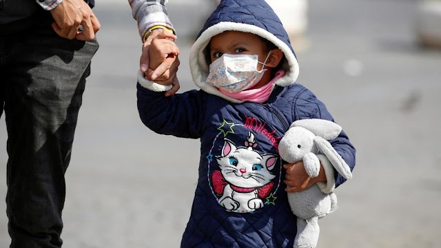 Crianças devem usar máscaras para se proteger do novo coronavírus?