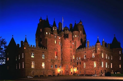  Glamis Castle and its Seven Ghosts