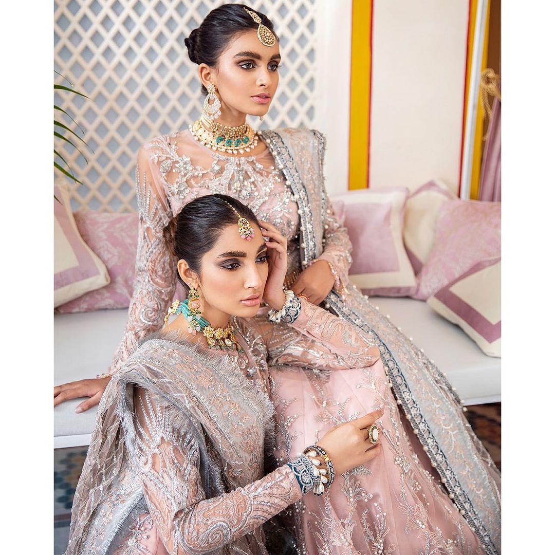 Pakistani Actress New fashion dress for Girls 2021, New Designer Dress images 2021, Dress Design images For Girl, New fashion dress for girl 2021, Dress Designs images 2021, New style dress for Girl, New Dress Design 2021 in Pakistan