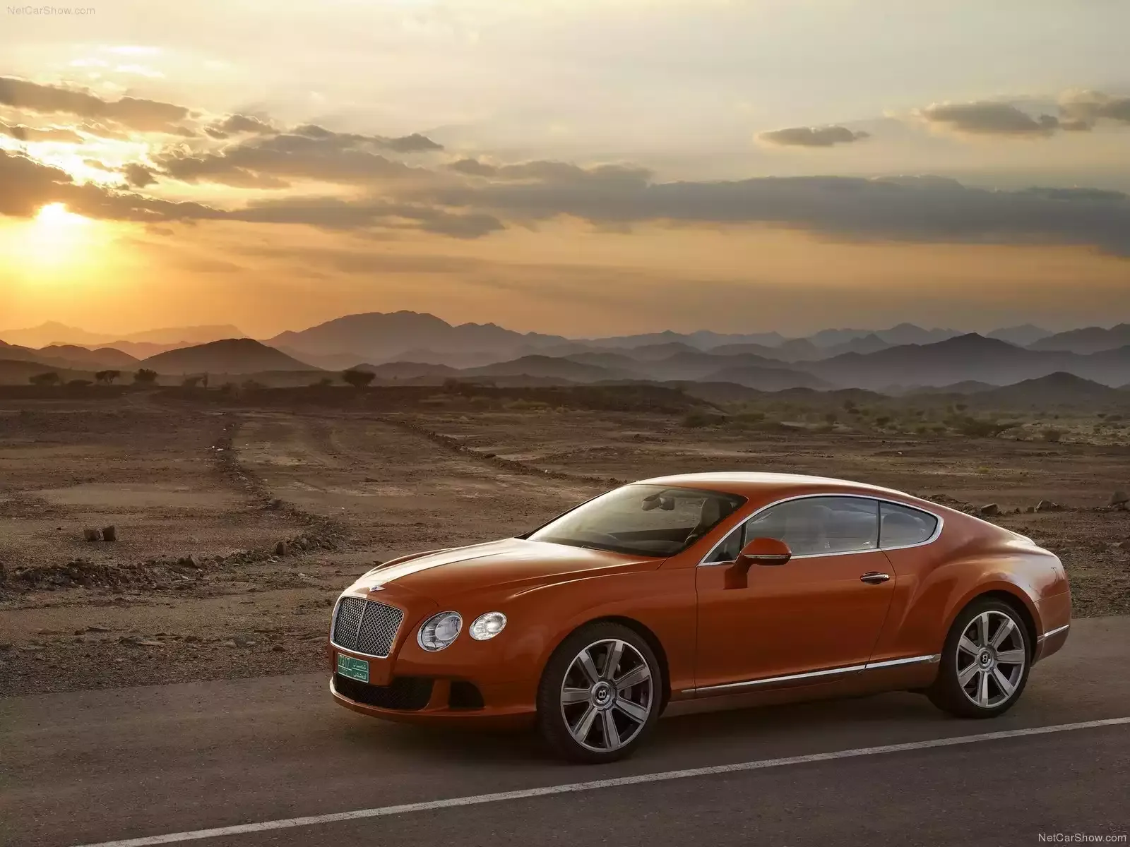 Hình ảnh xe ô tô Bentley Continental GT 2012 & nội ngoại thất