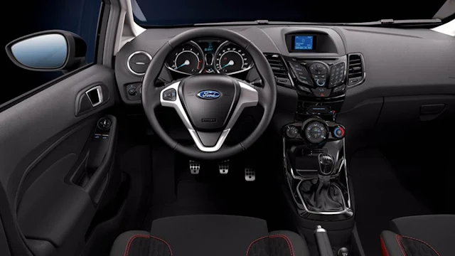 Ford Fiesta 2013 Van - Inglaterra - interior