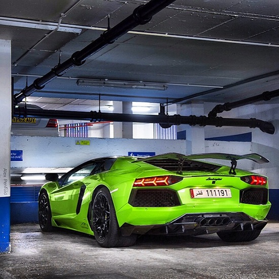 green lamborgini aventador