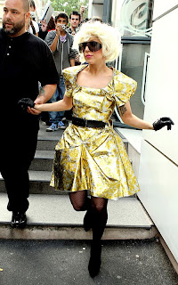 Lady Gaga is A Gold Lady