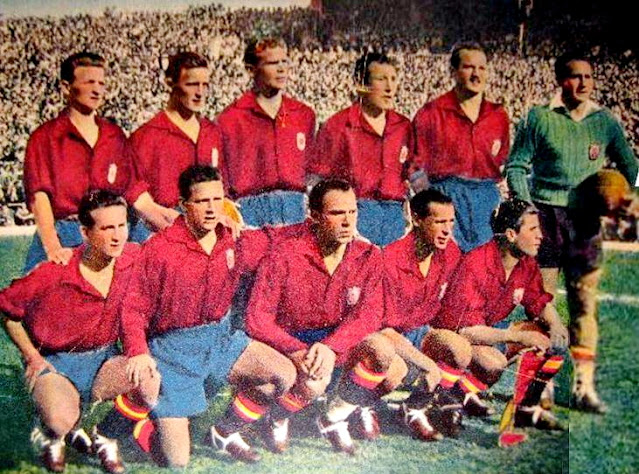 Selección  de ESPAÑA. Temporada 1949-50. Gonzalvo II, Gonzalvo III, Puchades, Asensi, Riera e Ignacio Eizaguirre; Basora, Molowny, Zarra, Panizo y Gainza. SELECCIÓN DE ESPAÑA 5 SELECCIÓN DE PORTUGAL 1. 02/04/1950. IV Copa del Mundo, Brasil 1950, fase de clasificación, partido de ida. Madrid, estadio de Chamartín. GOLES: 1-0: 11’, Zarra. 2-0: 13’, Basora. 3-0: 15’, Panizo. 3-1: 36’, Cabrita. 4-1: 58’, Zarra. 5-1: 65’, Molowny.