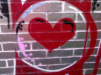 Graffiti Street Art Hearts Graffiti Murals Creative graffiti design on