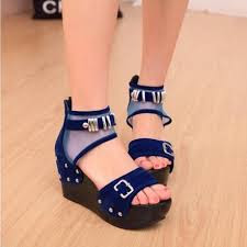 Sandal Wanita Wedges Yongki Komaladi