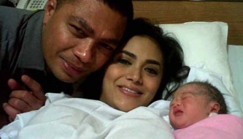 pukul 13 45 wib lihat gambar foto anak krisdayanti raul