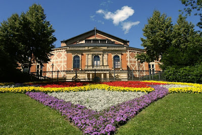 Richard Wagner Festspielhaus en la Colina Verde en Bayreuth