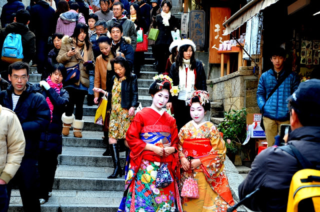 Maiko in Kyoto street in December