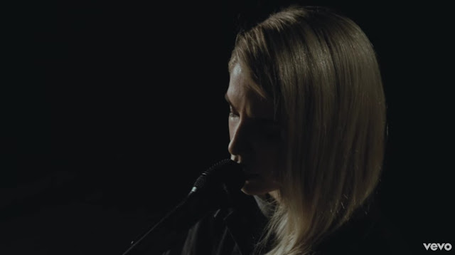 London Grammar Premiere " Rooting For You" Video