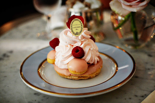 laduree-ginza-mitsukoshi-japan-macaron