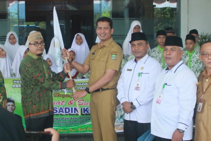 Sekda Padang Pariaman Rudi Rilis Lepas Kafilah Porsadin ke Kabupaten Solok