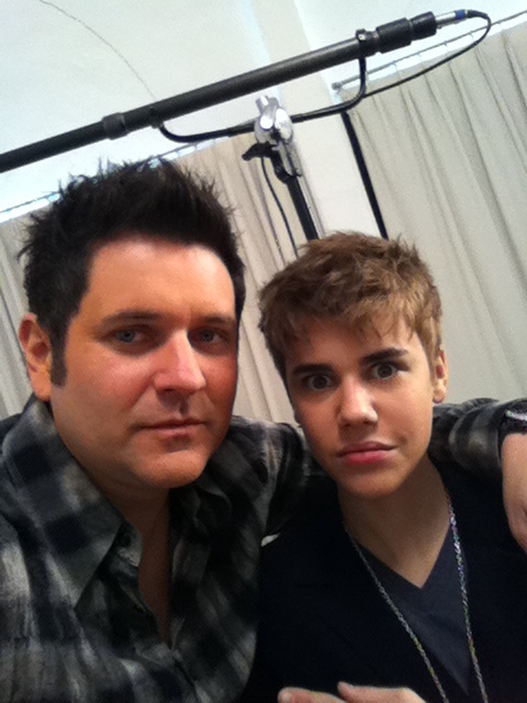 justin bieber pictures 2011 new haircut. Look at Justin Bieber#39;s new