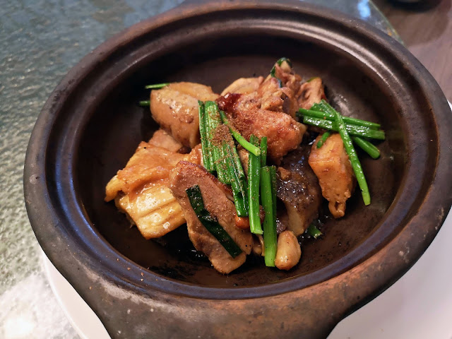 Slow-cooked Roast Duck with Sea Cucumber and Shrimp Roe