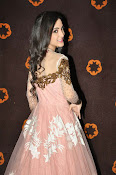 Kanika Kapoor glamorous photos-thumbnail-20