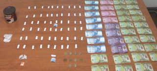 Dos personas fueron detenidas este viernes en Temuco y Pucón respectivamente, tras ser, el primero, sorprendido comercializando cocaína