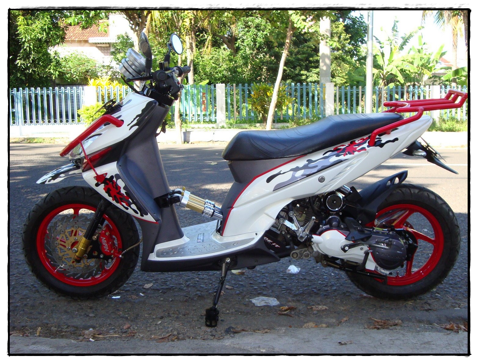 Contoh Gambar Modifikasi Motor Matic yang terbaru! title=