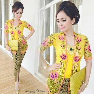 Contoh Baju Kebaya Batik Untuk Wisuda