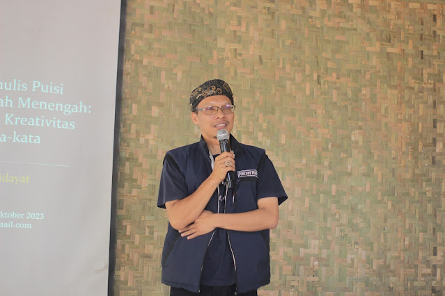 Pelatihan Menulis Puisi Bersama Komunitas Ngejah: Mengungkap Kekuatan Kata-kata