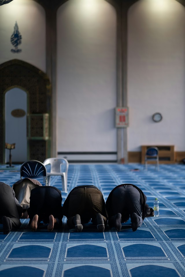  Hadith-Based Tips for Improving Salah Concentration
