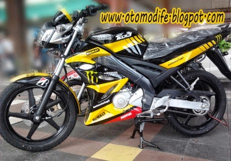 Modifikasi Yamaha Vixion ala tech3 motogp black