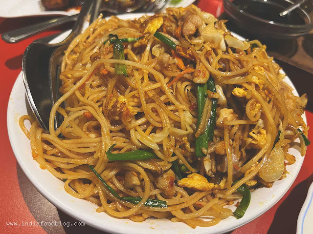 Chicken Noodles China Pearl