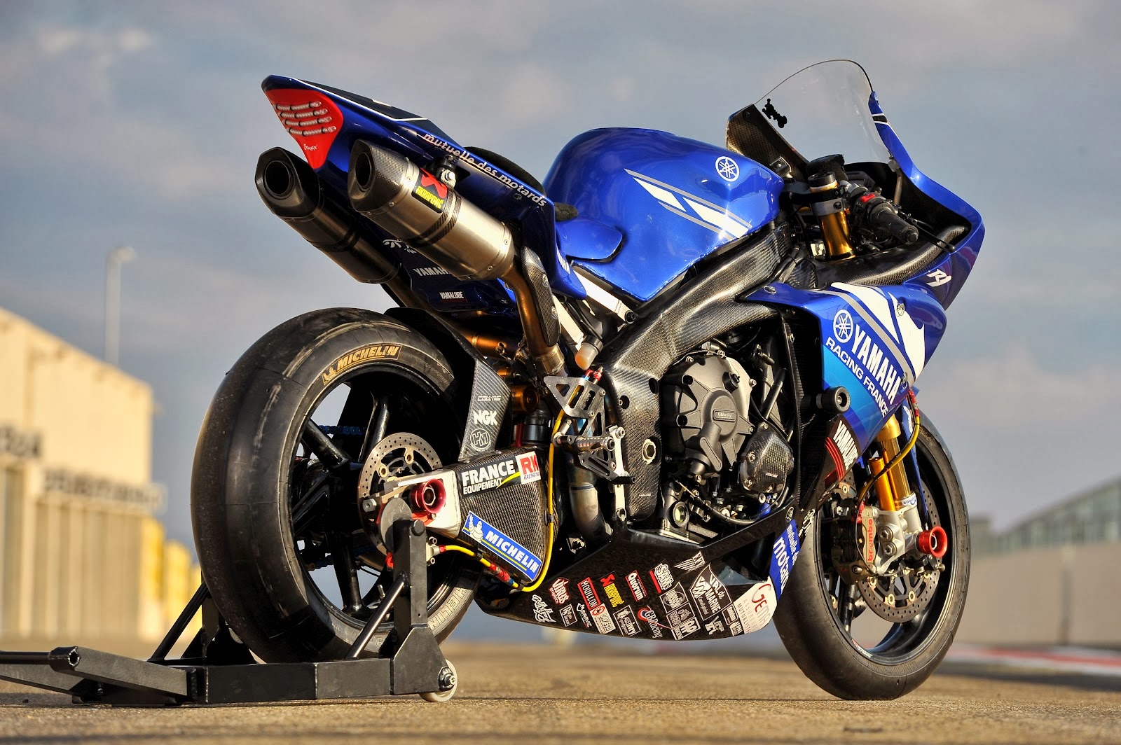 Yamaha YZF R1 Racing Wallpaper R Way Collection