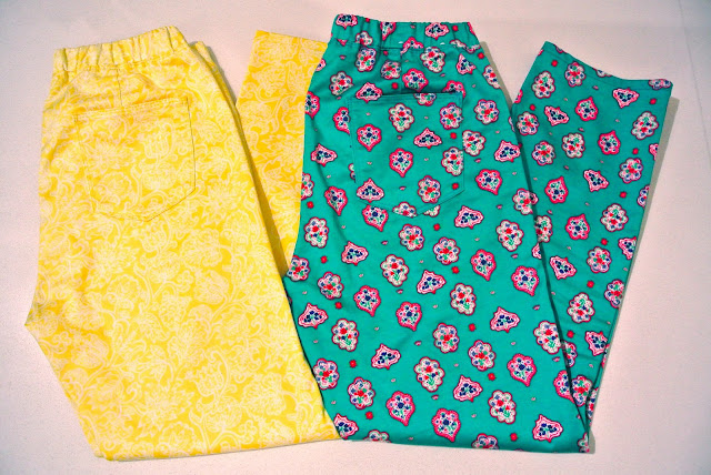 UNIQLO printed cropped pants