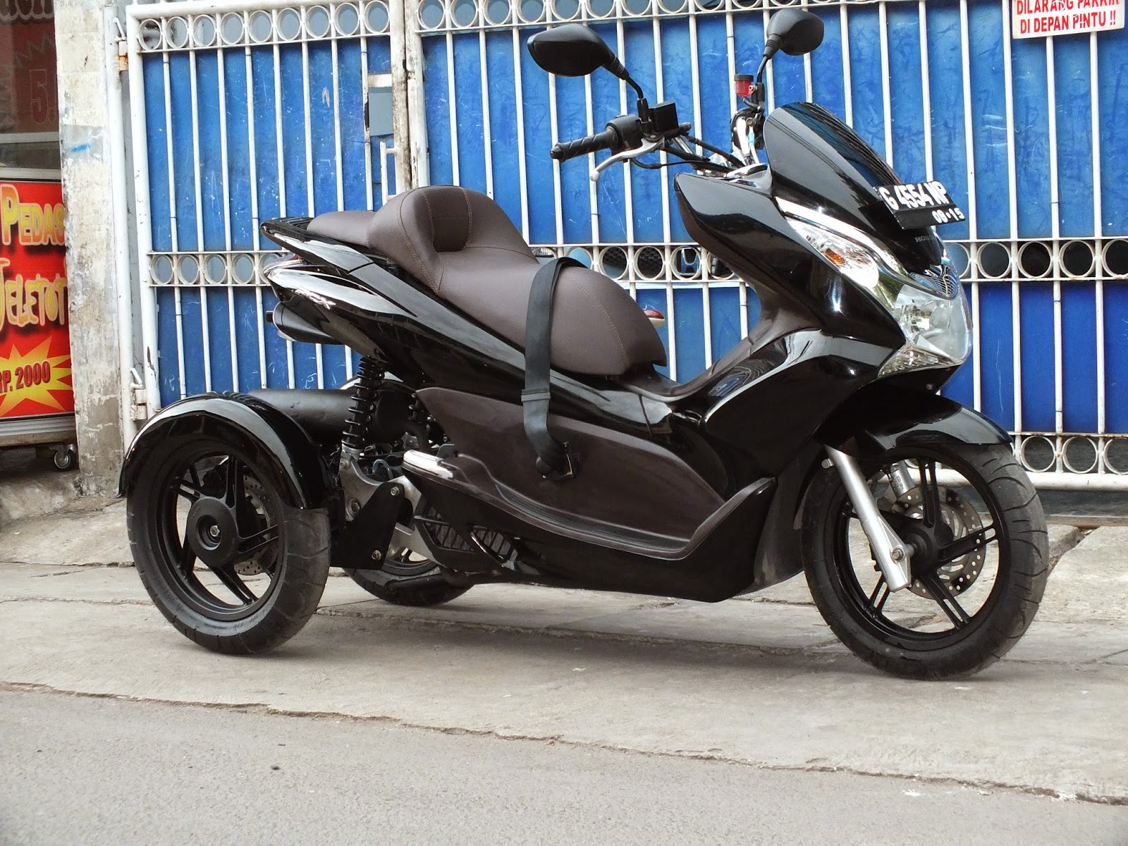 Oracle Modification Concept HONDA PCX Modif Roda Tiga Bisa Mundur