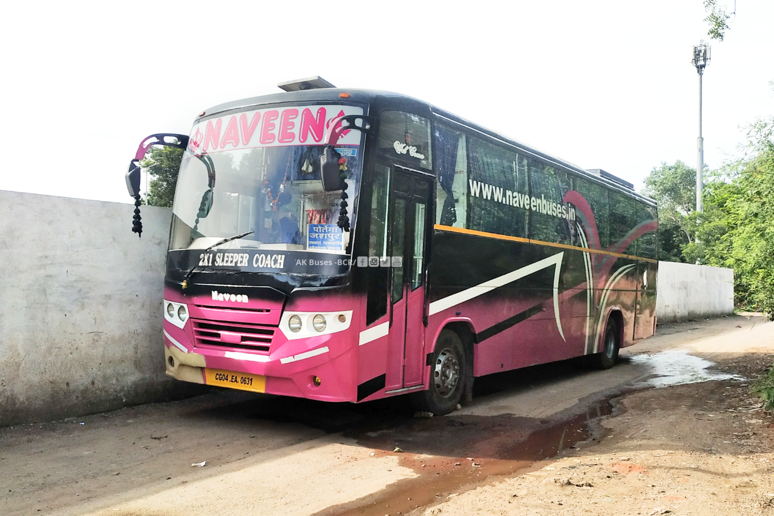 Naveen Travels Jashpur AC Bus