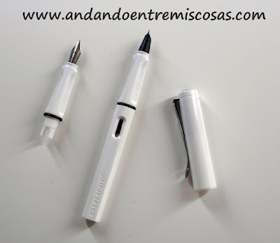 Pluma Jinhao blanca